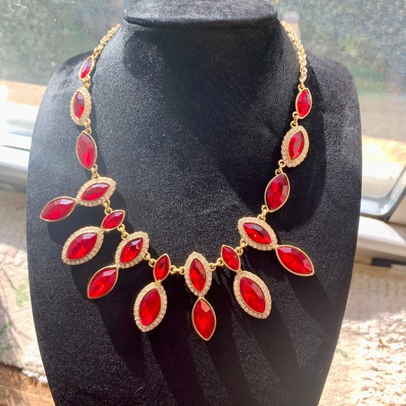 MONET Gorgeous Red & Clear Crystals Gold Tone Necklace Holiday Jewelry NWOT - Picture 10 of 14